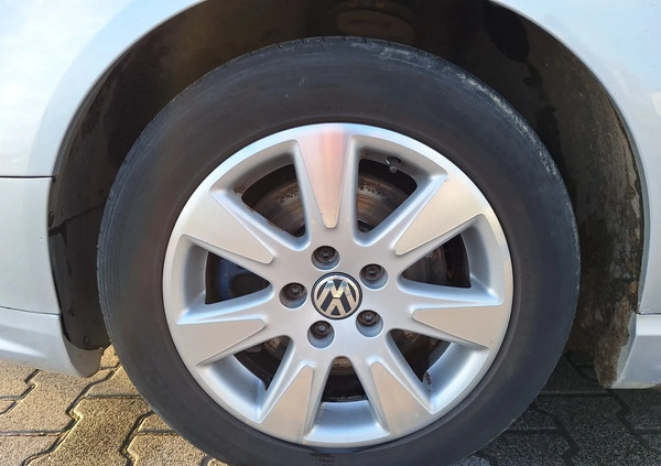 Volkswagen Passat cena 16000 przebieg: 285110, rok produkcji 2009 z Śrem małe 92